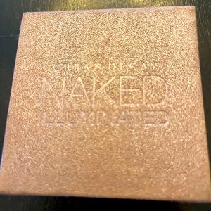 Urban Decay Naked Illuminated powder